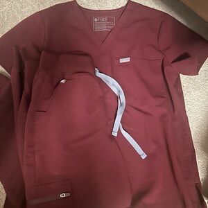 FIGS Maroon V-Neck Scrub Top with Matching Pants
